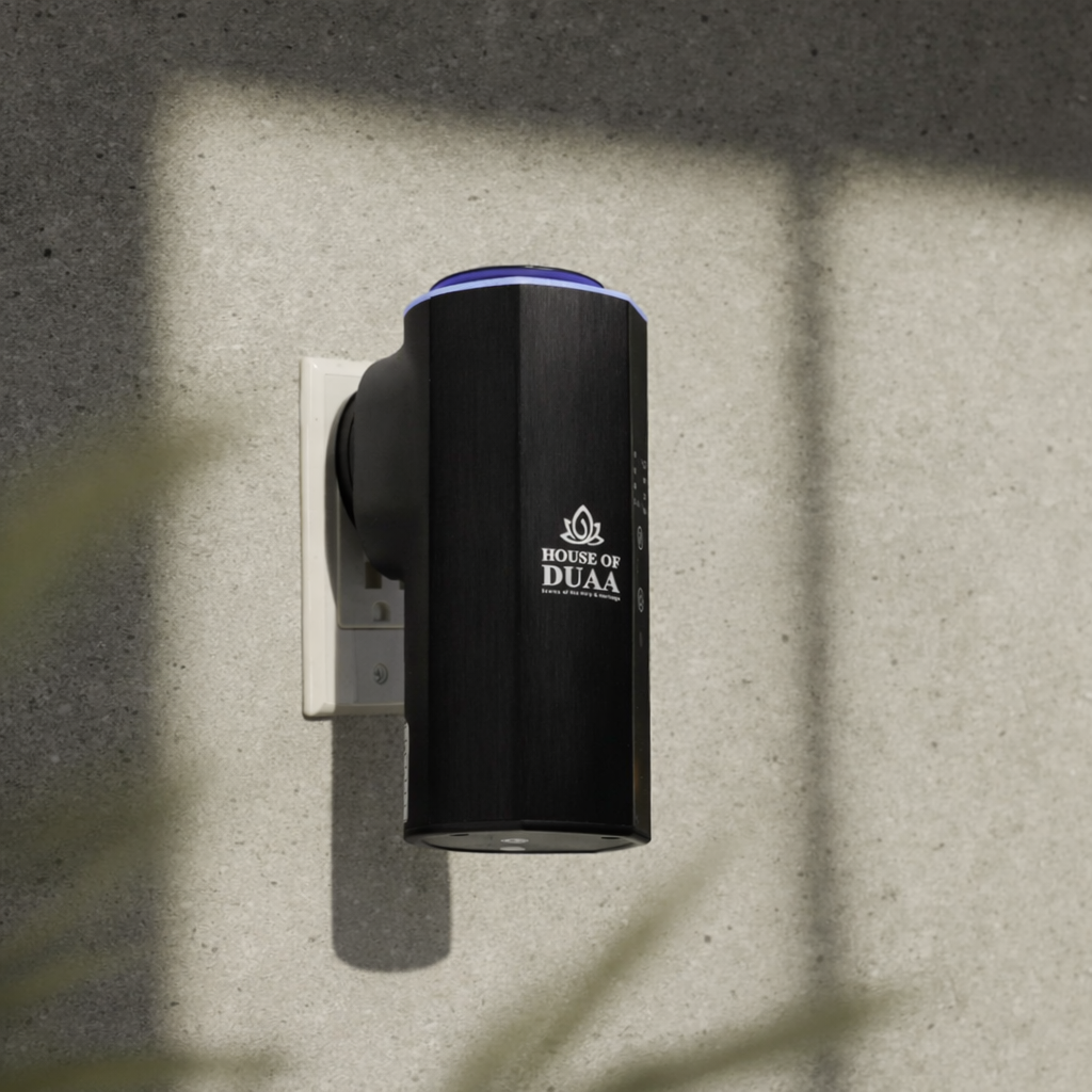 The Véra Glow Plug-In Smart Scent Diffuser - House of Duaa