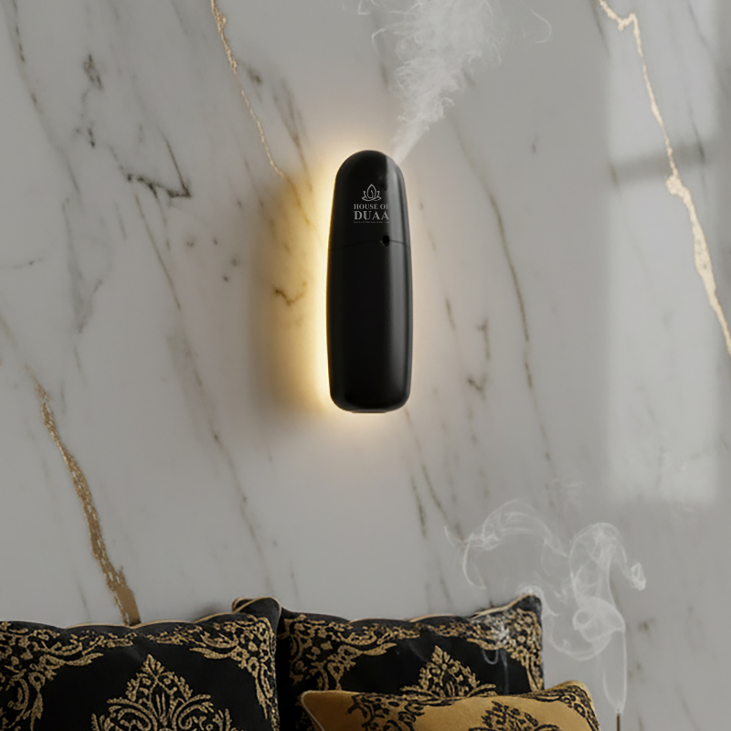Véra Plug-In Smart Scent Diffuser Black Living Room - House of Duaa