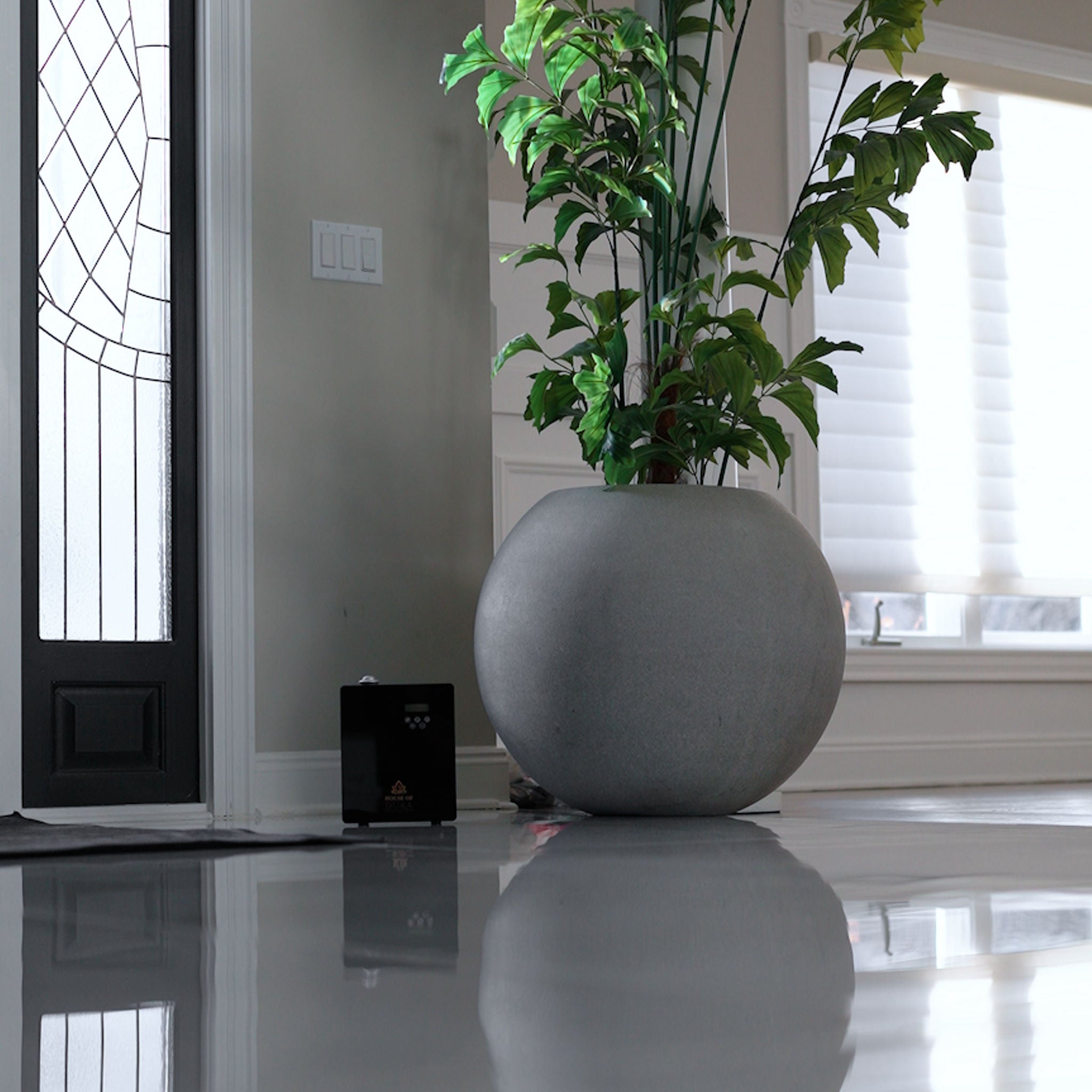 Vera Grand HVAC Compatible Scent Diffuser Black Entry Way - House of Duaa